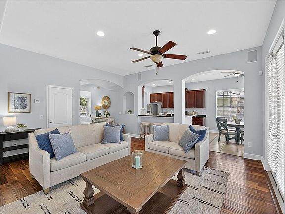 3rd image of 410 Manns Harbor Dr