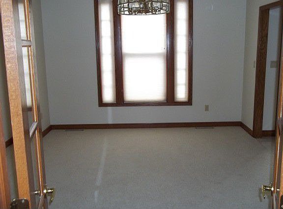 3rd image of 2514 Burleigh St