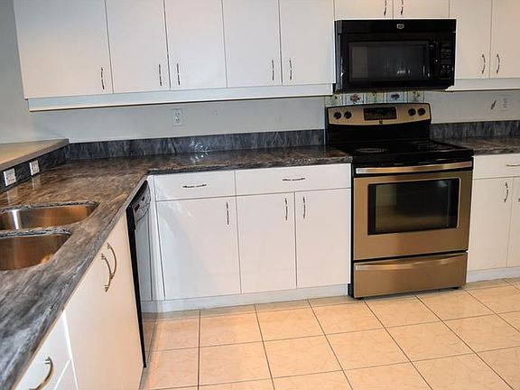 5th image of 4455 Ascot Cir