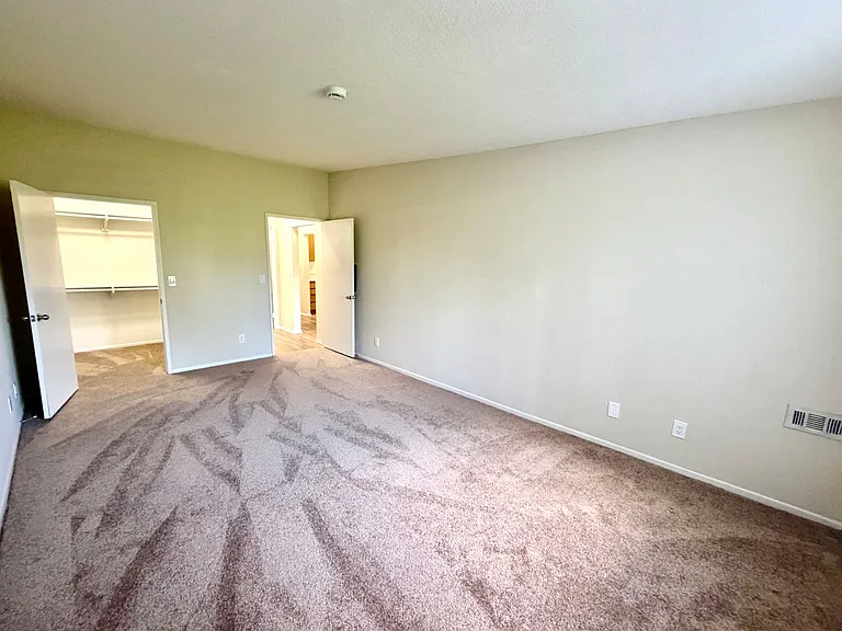 Royal Hazeltine Villas — Photo 27