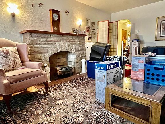 3rd image of 737 Gaston Ave