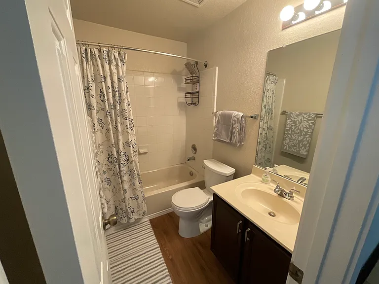 119 Adelaide Oaks — Photo 17