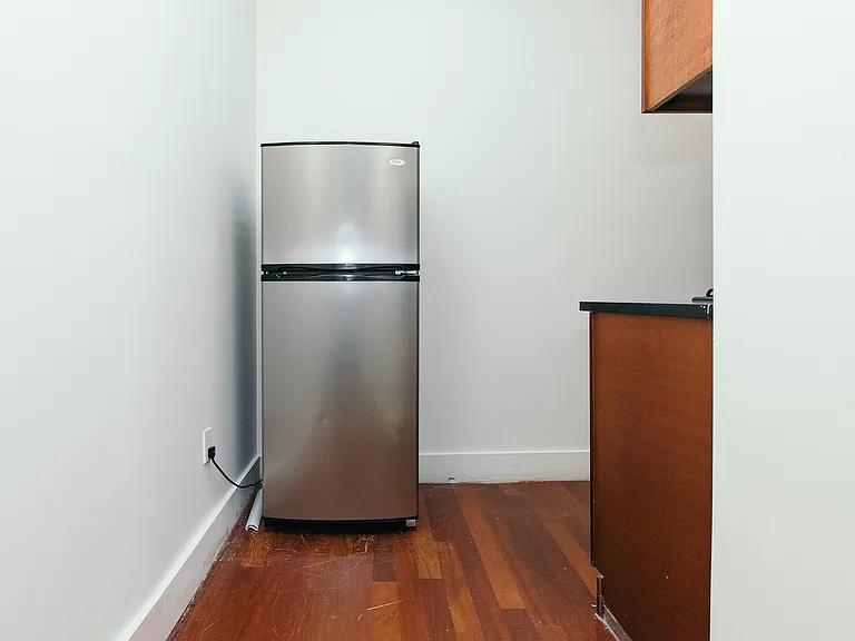 117 S 4th St #13 — Photo 2