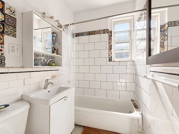 5th image of 128 W 138th St #5D