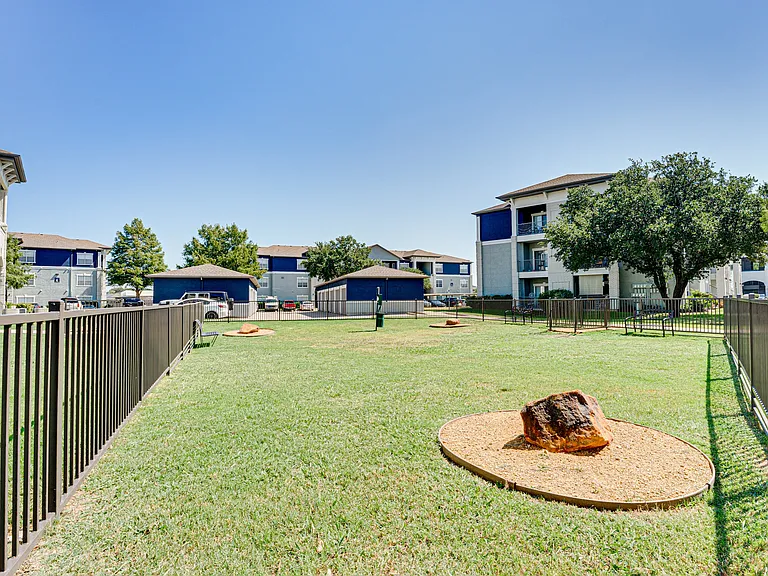 Highland Luxury Living — Photo 28