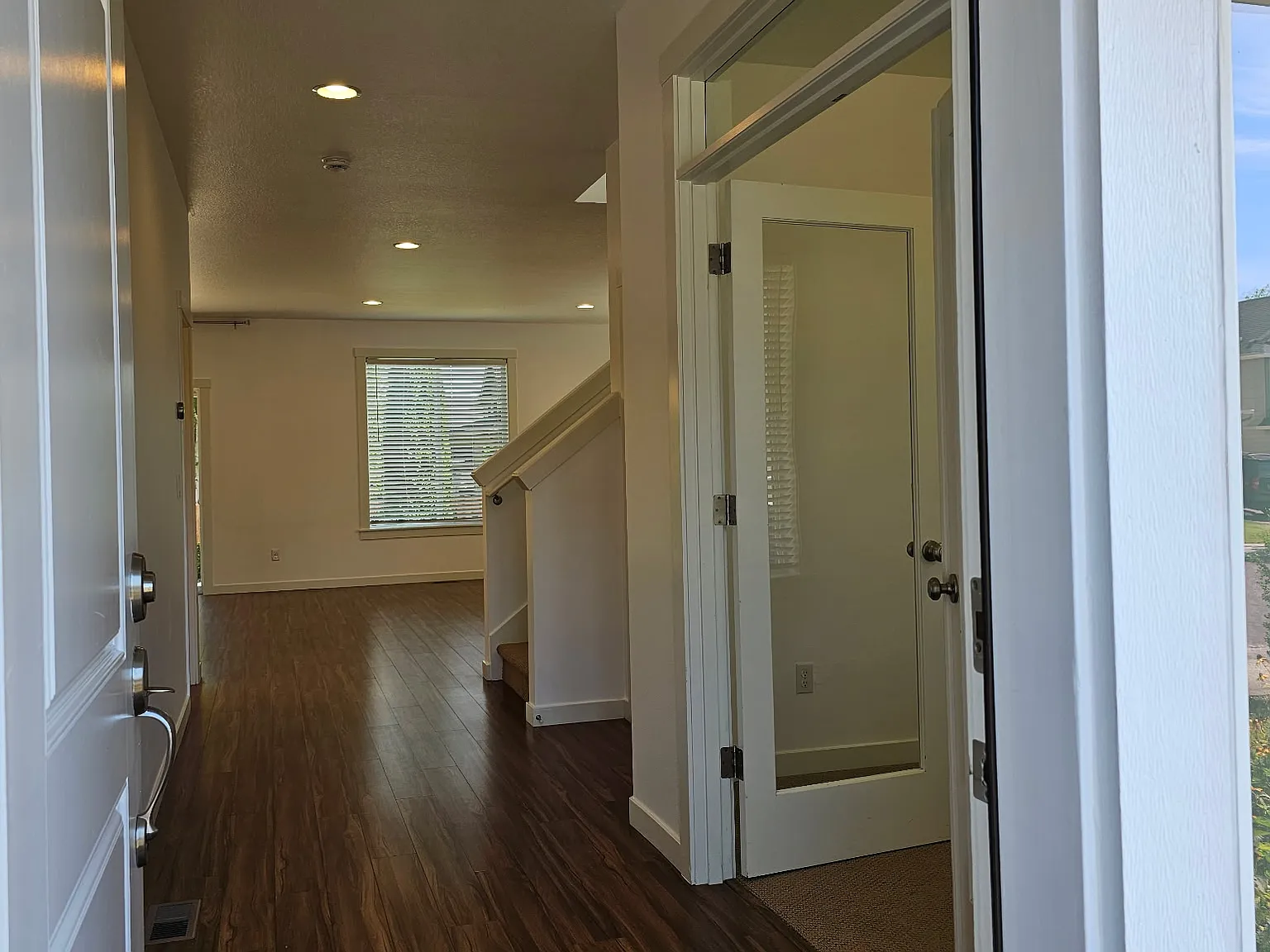 4 bed, 2.5 bath, 2378 sqft, $3,250 — Photo 4