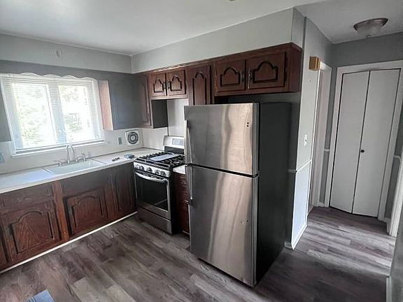 4th image of 355 8th St Floor 2