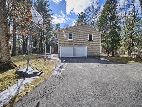 2nd image of 42 Troutbrook Rd