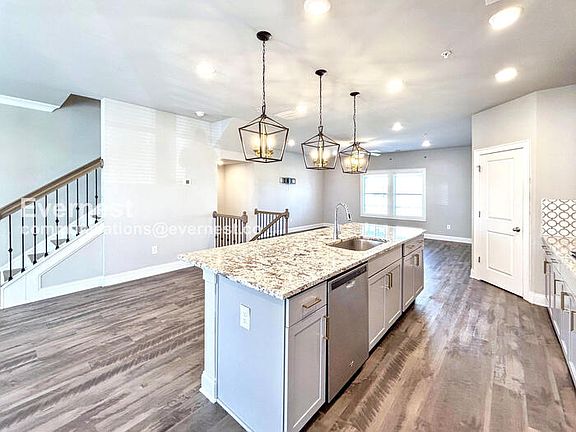 4th image of 835 Altamaha Trl