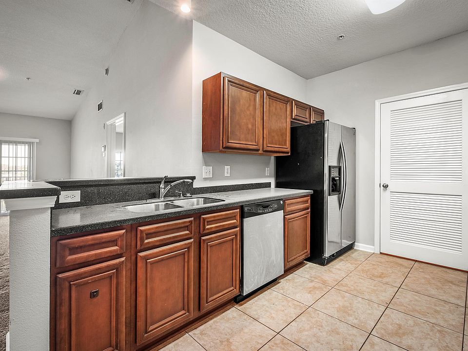 1st image of 4920 Key Lime Dr Unit 304