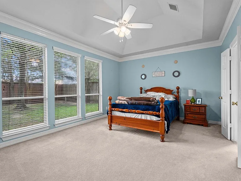 9610 Champions Cove Dr — Photo 17