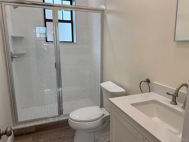 162 2nd St #4 — Photo 7