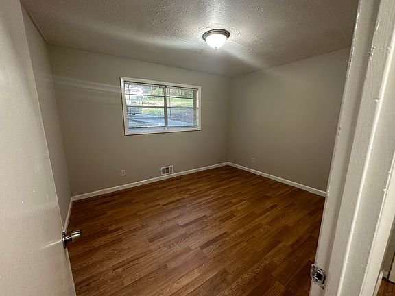 4th image of 3994 Creel Dr #4443244