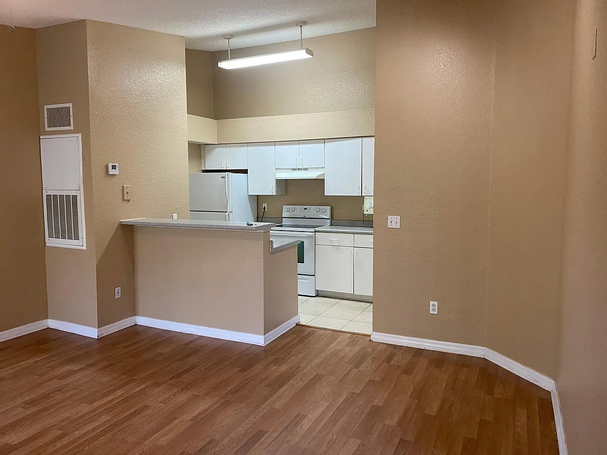 Building Photo - 5028 Park Central Dr #2131