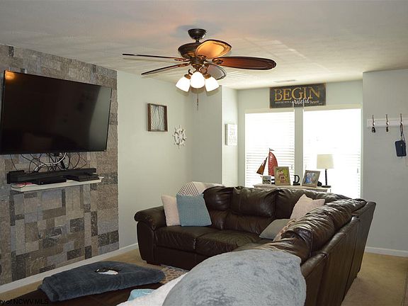 3rd image of 23 Stafford Cir
