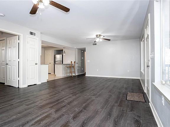 4th image of 1326 Delano St