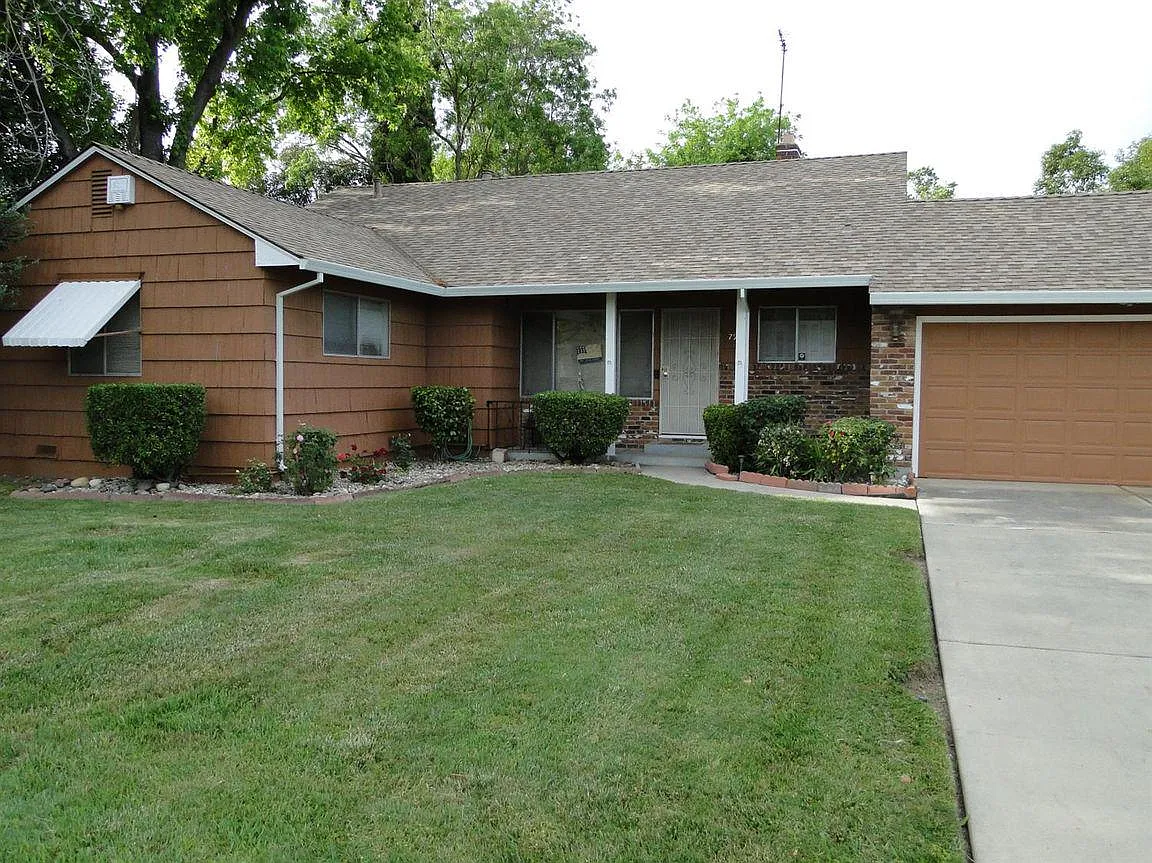 7967 Grandstaff Dr photo 1
