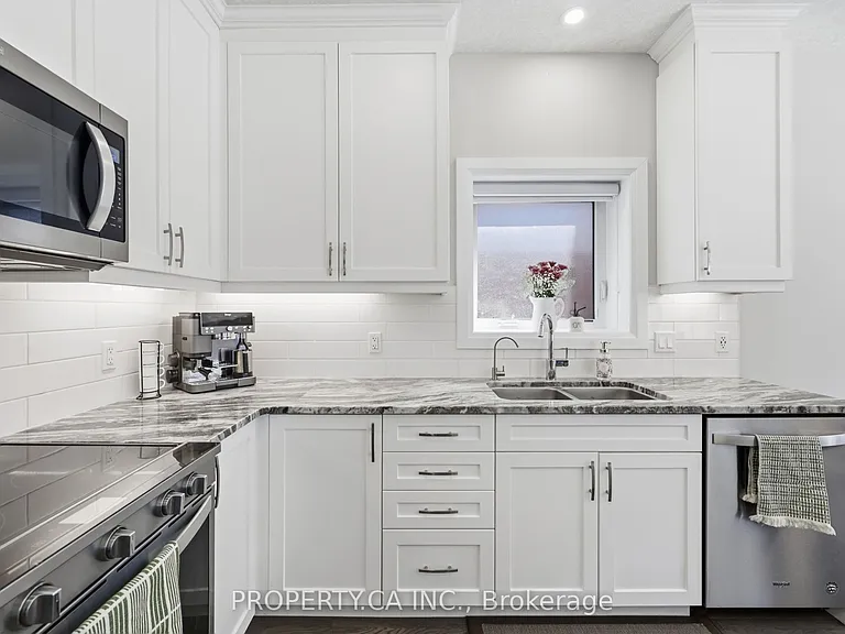 629 Wild Rye St W — Photo 18