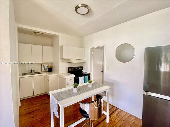 4th image of 1289 Marseille Dr #46