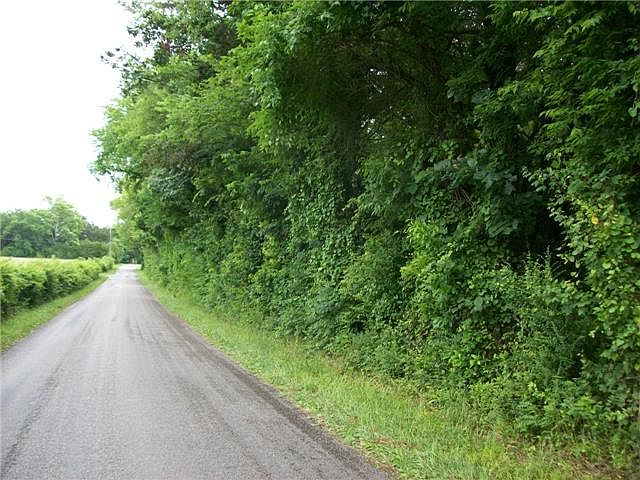 2nd image of 1077 Milltown Rd