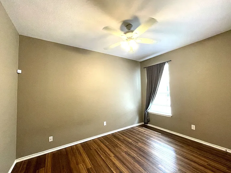 9109 Nathaniel Dr — Photo 21