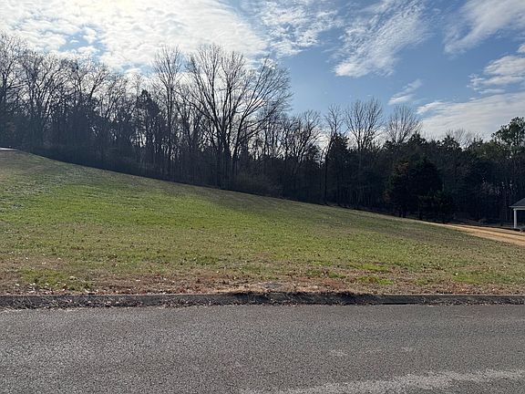 3rd image of 1752 Mayflower Dr