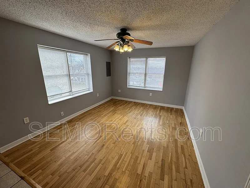 Building Photo - 502 N Hope St #4