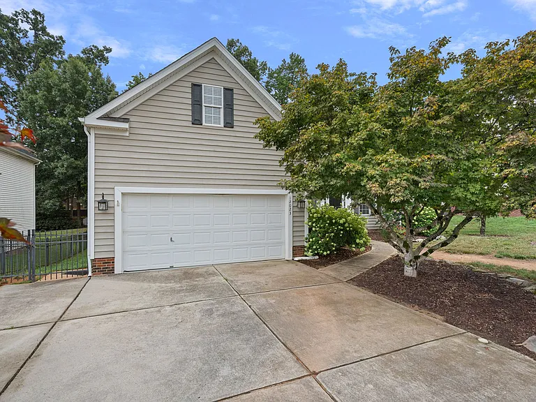 12023 Stone Forest Dr — Photo 45