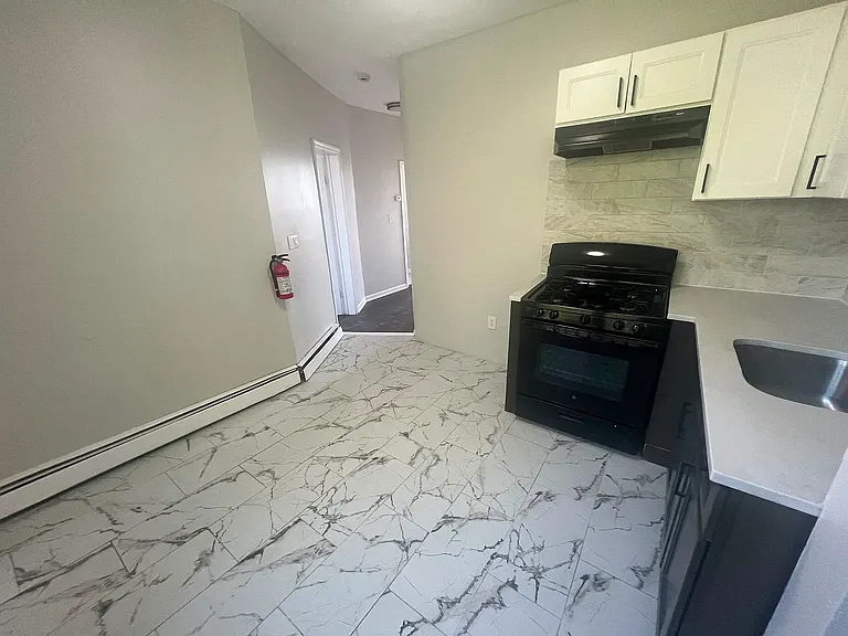 270 Summer St #3R — Photo 3