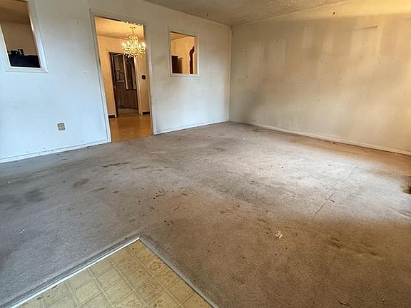 4th image of 10315 Farrar Ave