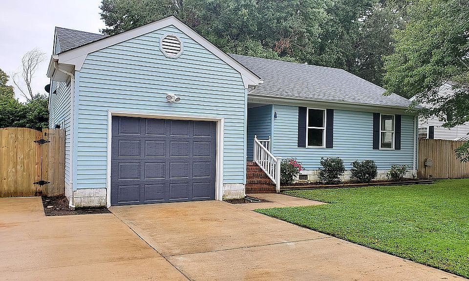 1st image of 13 Baywood Ln