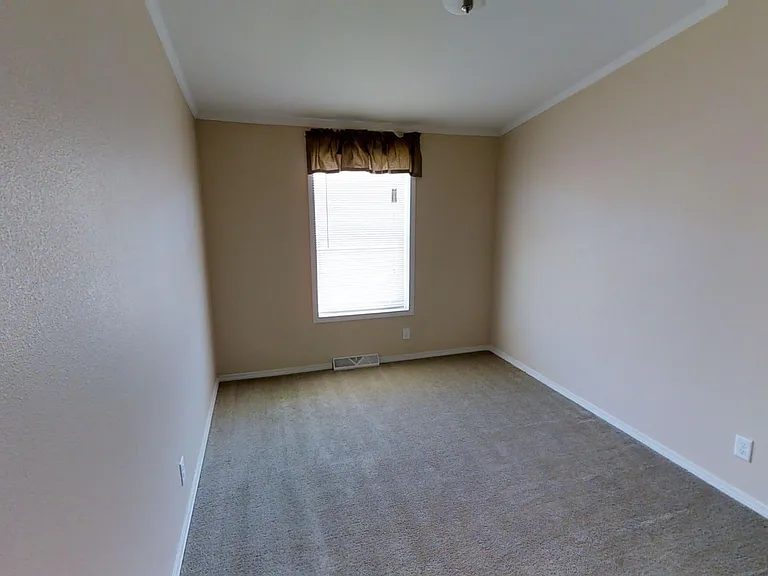321 E Lime St — Photo 6