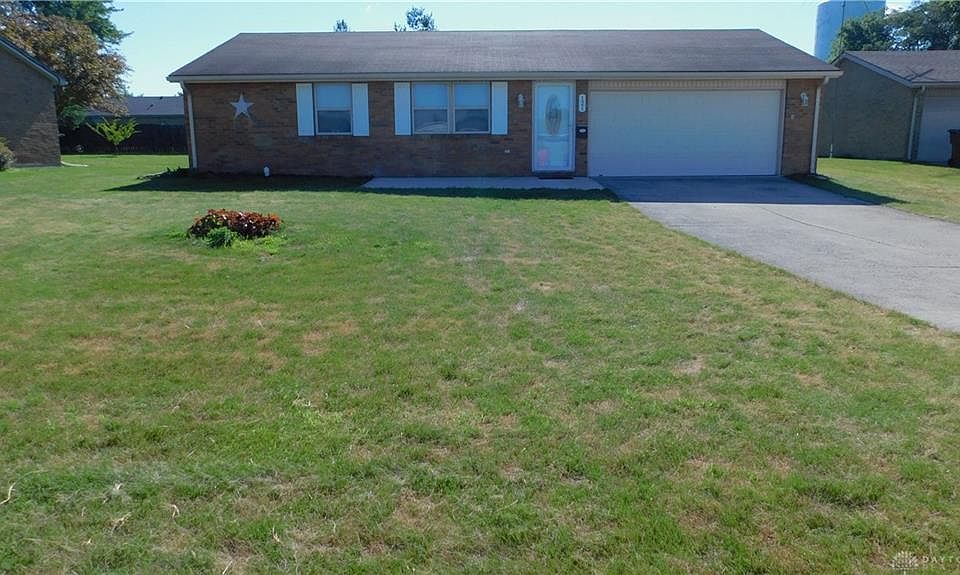 1st image of 121 Windermere Dr