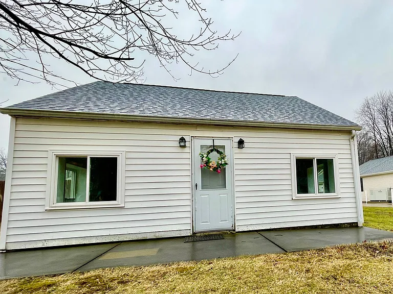 4450 Cynthia Dr — Photo 3