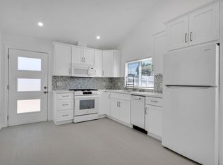 19813 Bassett St, Winnetka, CA 91306