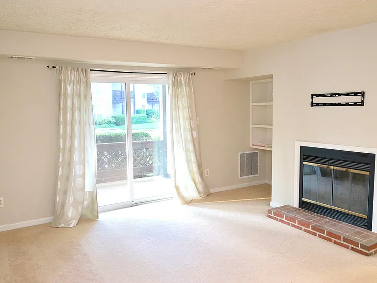 10169 Oakton Terrace Rd — Photo 8