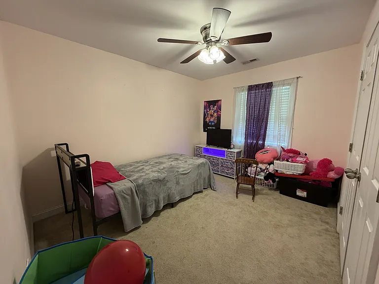3710 Robinson St — Photo 16