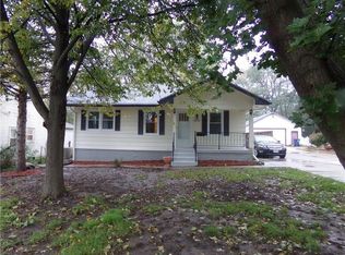 3210 68th St, Urbandale, IA 50322