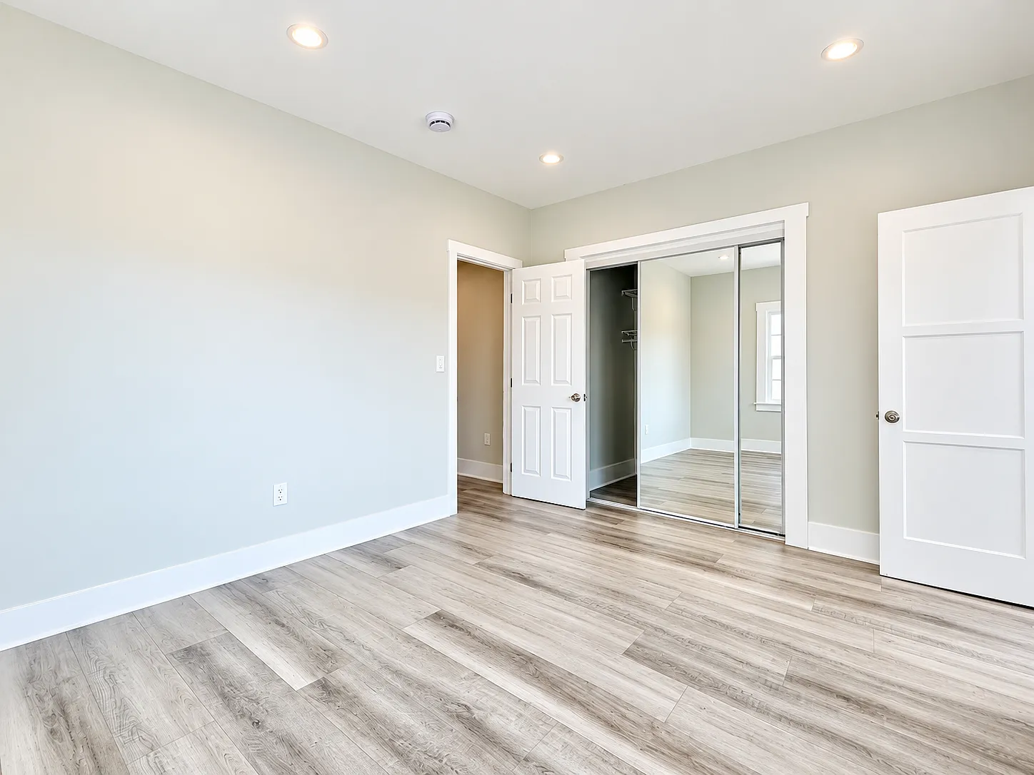 2 bed, 1000 sqft, $2,350 — Photo 4