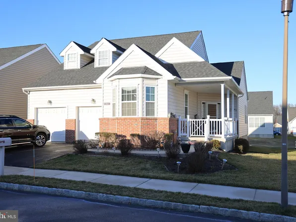 2681 Honeysuckle Ln, Philadelphia, PA 19116