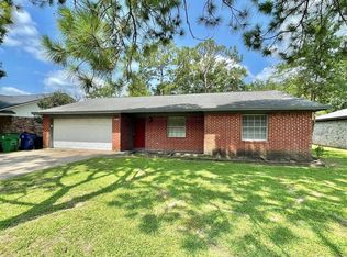 1805 N Valderas St, Angleton, TX 77515