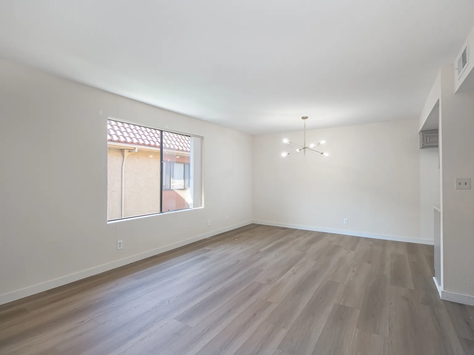 1 bed, 650 sqft, $1,990 — Photo 3