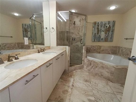 3rd image of 510 NW 84th Ave APT 638