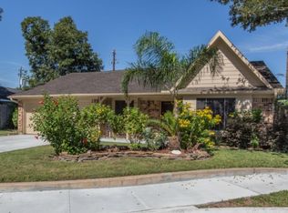 510 Packer Ct, Webster, TX 77598