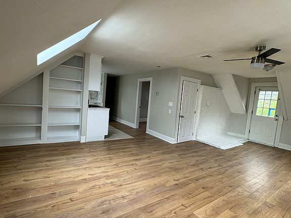 4th image of 93 Bellevue Ave #4