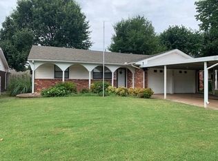 210 E Cherry Ave, Yukon, OK 73099