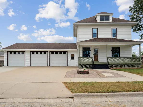 616 4th Ave SE, Cascade, IA 52033