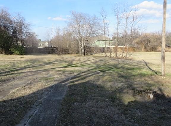 5th image of 409 Doyle Dr