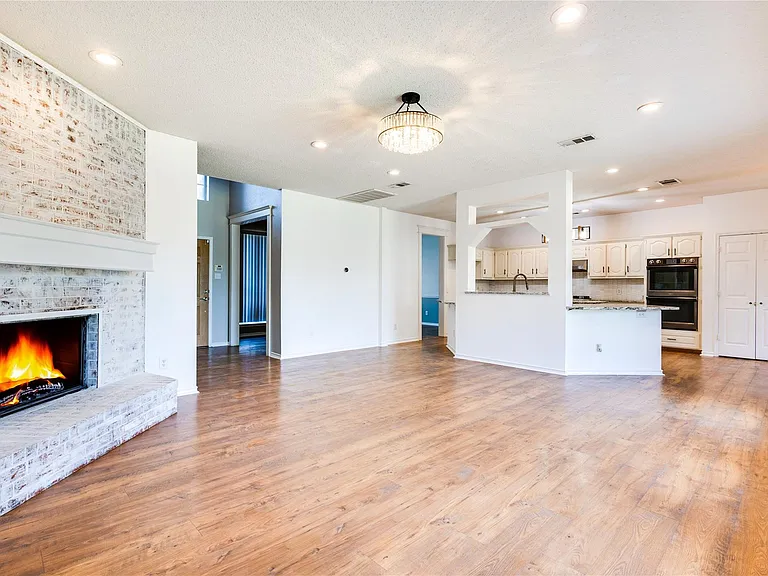 1613 Hightimber Ln — Photo 15
