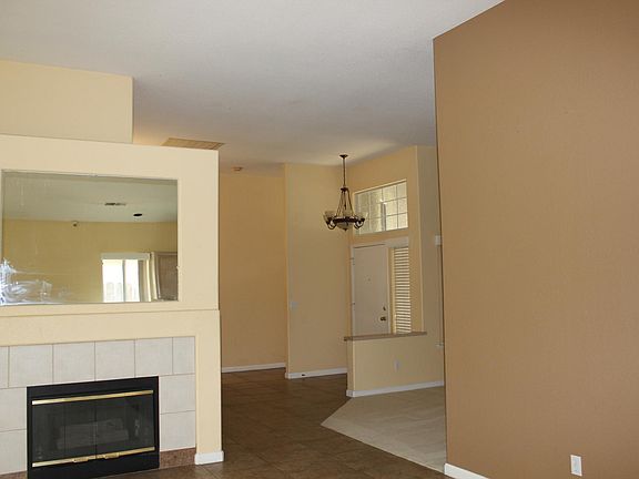 3rd image of 1648 E Waterford Ave
